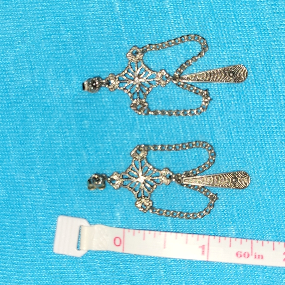 Vintage silver toned earrings - Picture 3 of 3